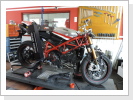Mobile Motorrad-Rahmenvermessung an Ducati 1198